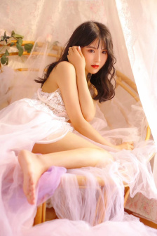 美女脱的黄的全免视频